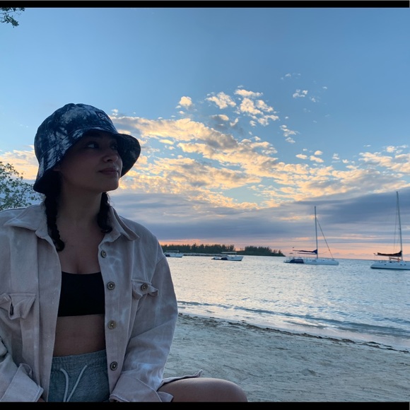 Meet your Posher, Chelsea - Picture 1 of 1